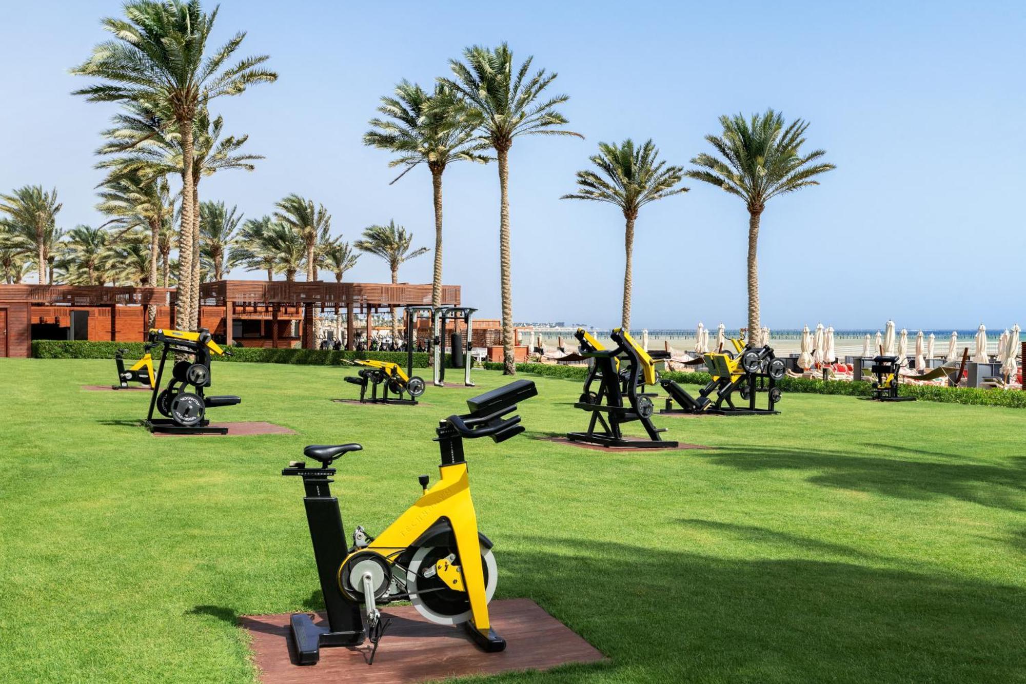 Hotel Rixos Premium Seagate Sharm El-Sheikh Exterior foto Outdoor fitness equipment at a resort